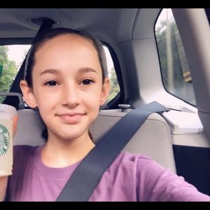 Meet your Posher, Chloe